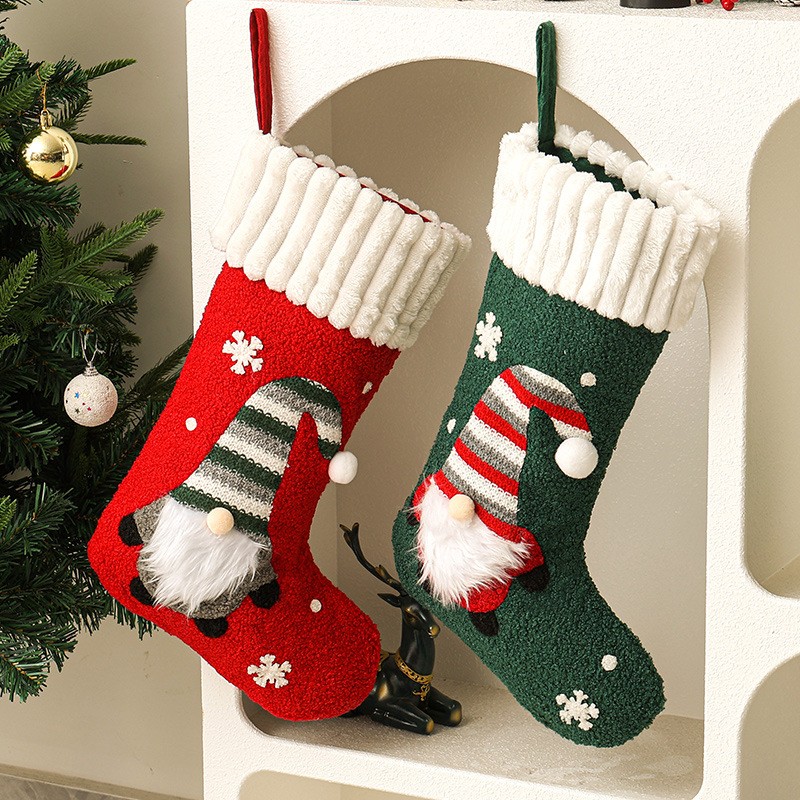 Large Faceless Old Man Christm - Christmas Stocking Hanging recension och pris